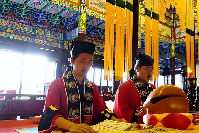 ：精通“胡媚术”九名男徒弟揭露其罪行爱游戏app安徽美女道士胡千慧被捕(图13)