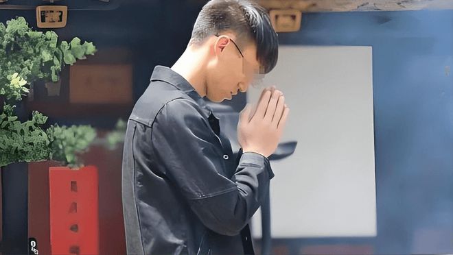 ：精通“胡媚术”九名男徒弟揭露其罪行爱游戏app安徽美女道士胡千慧被捕(图16)