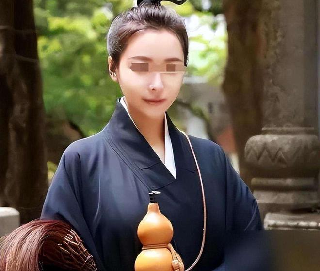 ：精通“胡媚术”九名男徒弟揭露其罪行爱游戏app安徽美女道士胡千慧被捕(图18)