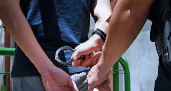 ！已有人入境时被捕、被判坐牢20周…爱游戏最新来新加坡千万不要带这些东西