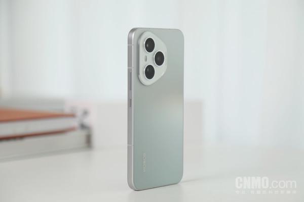 验：荣耀最强数字系列 真实就是力量爱游戏app荣耀400 Pro体(图3)